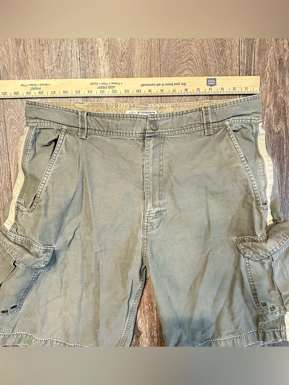 Men’s Arizona green cargo utility baggy shorts Sz 38 skater grunge 2000s Y2K